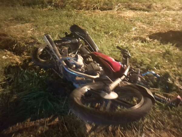 Motociclista muere tras choque contra camioneta en la Ruta PY02 - Policiales - ABC Color
