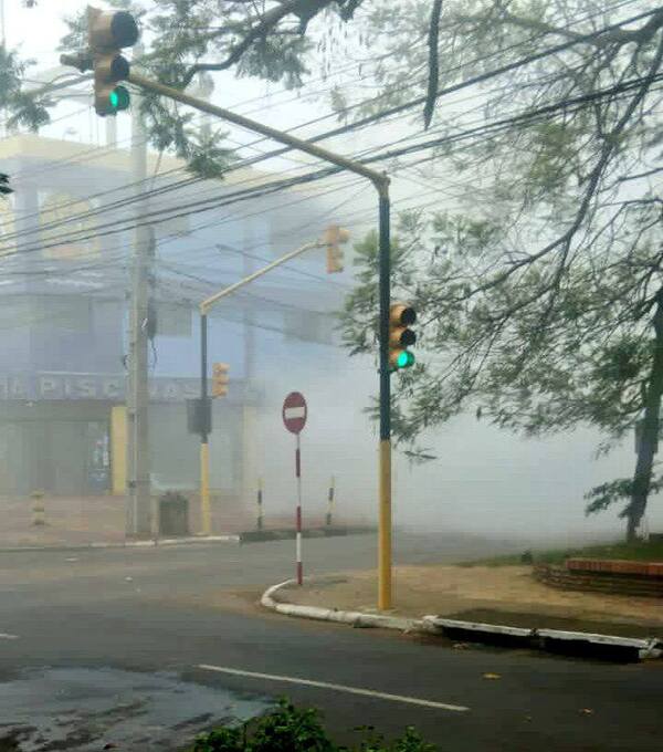 Reportan incendio con fuga de productos químicos tóxicos sobre avenida Boggiani | Unicanal