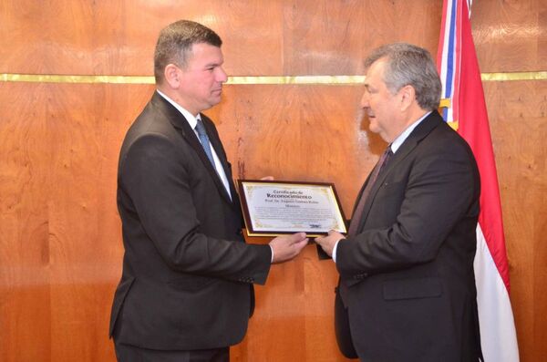 Entregaron reconocimiento al ministro Jiménez Rolón en la 18ª jornada de formación en Argumentación Jurídica