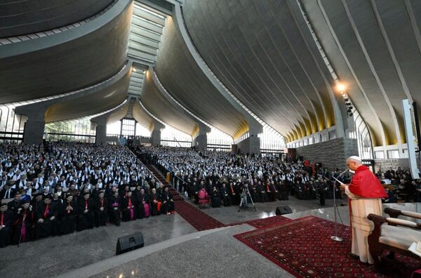 León XIV: Permanecer firmes en la fe y servir aun en el cansancio - Portal Digital Cáritas Universidad Católica