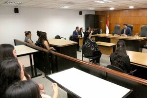 Estudiantes de la UPAP realizaron visita guiada al Palacio de Justicia de Asunción
