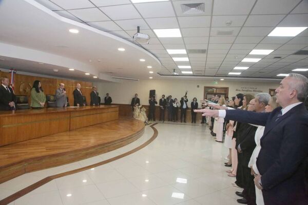 Autoridades judiciales tomaron juramento a magistrados, fiscales y defensores