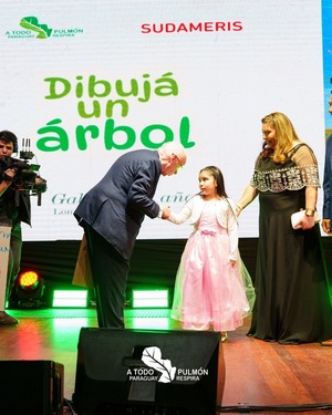 Niña de 7 años gana concurso nacional “Dibujá un Árbol” con un Lapacho Rosado