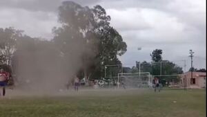 Torbellino asustó al rollo en Pirayú