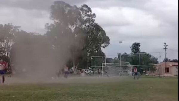 Torbellino asustó al rollo en Pirayú