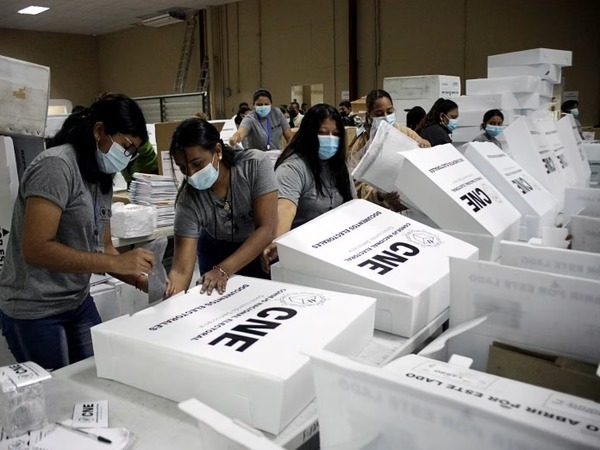 No hay ganador claro tras 15 horas de escrutinio, se demora el conteo y crece la incertidumbre en Honduras - ADN Digital