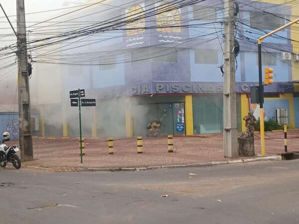 AUDIO: PMT establece desvíos en inmediaciones del depósito de cloro incendiado - ABC AM 730 - ABC Color