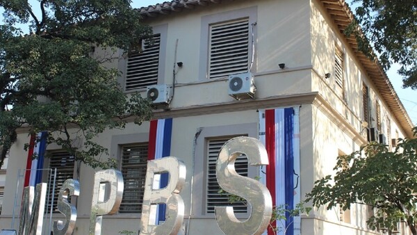 Salud acredita 10 escuelas y distingue a 44 instituciones por eliminar criaderos de mosquitos - ADN Digital