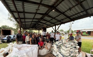 APASF entrega abono y cal agrícola a pequeños productores  