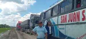Pasajeros del transporte público una vez más quedaron varados en caminos del Alto Paraguay - Noticias del Chaco - ABC Color