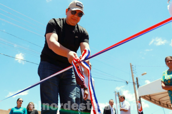 Lo dijo Santi Peña: además de gran cantante y buen gobernador, Juancho Acosta es el goleador del empedrado en Amambay - El Nordestino