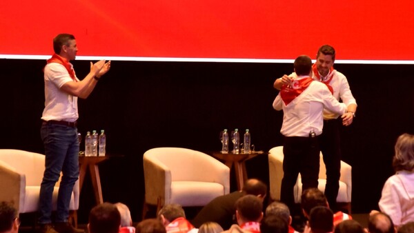 Cartes dejó atrás a Peña y no disimuló su favoritismo por Alliana