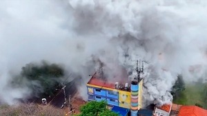 Tras incendio y bloqueo, vuelve la normalidad en Villa Aurelia - Portal Digital Cáritas Universidad Católica