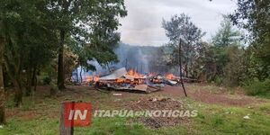 INCENDIO DEVASTA VIVIENDA EN CAMBYRETÁ: PROPIETARIO ESCAPA MINUTOS ANTES DEL SINIESTRO