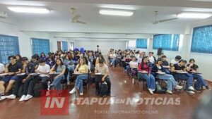 UCI INICIÓ EL CURSILLO GRATUITO DE APOYO PARA POSTULANTES A LAS BECAS DEL GOBIERNO NACIONAL