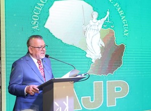 Delio Vera Navarro insta a los jueces a “dejar huellas” y recuperar la confianza ciudadana - Judiciales.net