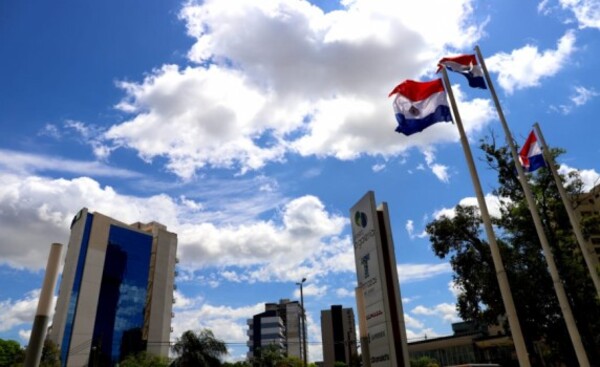 Martes con amanecer cálido a caluroso, y lluvias dispersas