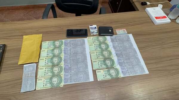 Detienen a un hombre por presunta extorsión tras entrega vigilada