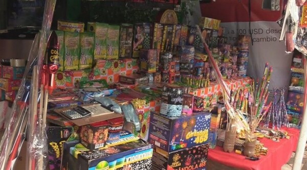 Piden que se incauten productos pirotécnicos en el Mercado 4 - ADN Digital