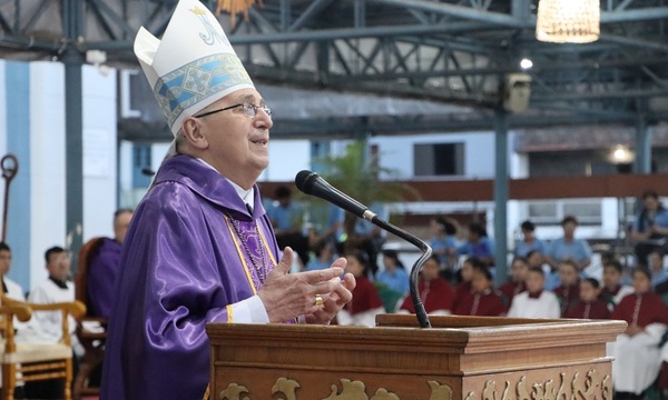 “Nuestra madre tierra está sufriendo dolores de parto”, llamado del obispo de Caazapá en el 5to día del novenario - OviedoPress