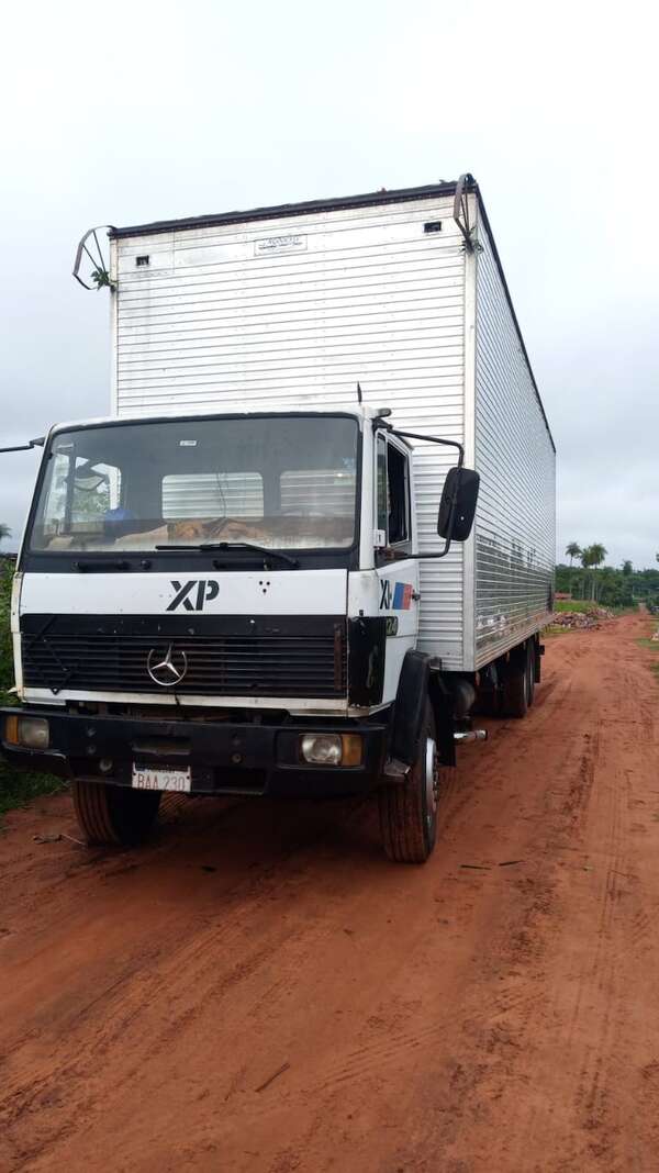 Piratas del asfalto roban camión cargado con calzados en Ypacaraí - Policiales - ABC Color