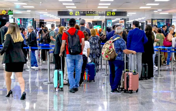 En seis días, más de 32 mil pasajeros se registraron en el aeropuerto Silvio Pettirossi