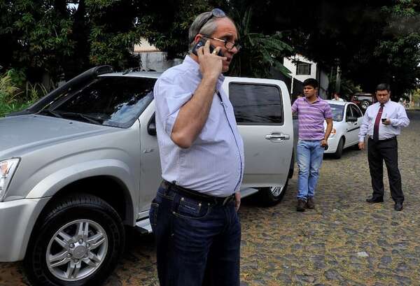 Imputan a empresario y su secretario por presunto esquema de usura y estafa - Nacionales - ABC Color