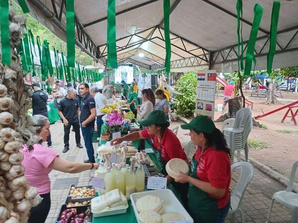 Feria de la Agricultura Familiar está hoy en el microcentro capitalino: ofertan tomate a G. 6.000 - Nacionales - ABC Color