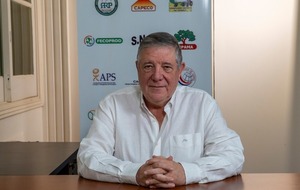 «La pobreza no cayó por milagros o discursos de monseñores, sino por trabajo de muchos paraguayos»