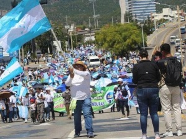 La movilización evangélica irrumpe con fuerza y redefine el pulso electoral en Honduras