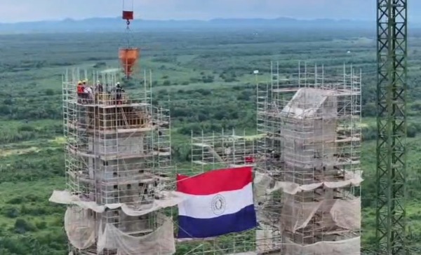 Un hito que define la historia: El Puente de la Bioceánica toca la cima del pilar paraguayo