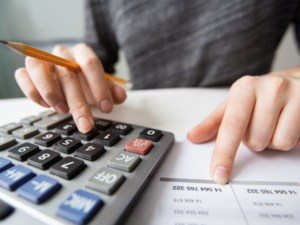 Créditos bancarios moderan su crecimiento