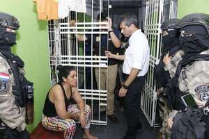 Hija de Óscar Denis cuestiona la prioridad de sacerdote que visitó a secuestradoras - Nacionales - ABC Color