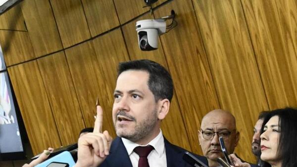 Raúl Latorre recuerda a ministros que deben sus cargos a la ANR