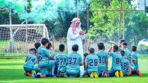 Se vistió de jeque árabe para motivar a chicos