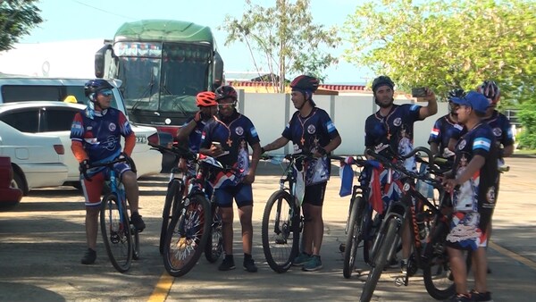 La fe no conoce distancias: ocho peregrinos pedalean desde Buenos Aires hasta Caacupé