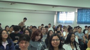 La UCI refuerza el talento regional con cursillo gratuito para postulantes a becas nacionales