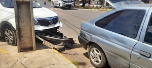 Colisión múltiple de vehículos deja importantes daños materiales