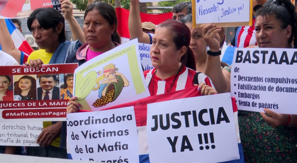 Mafia de los pagarés: víctimas marcharon hasta el Congreso Nacional - trece