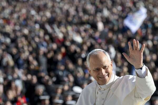 León XIV sorprende con una broma desde el avión papal - Mundo - ABC Color