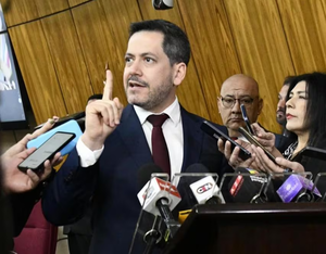 Raúl Latorre defiende las listas desbloqueadas y el uso de las máquinas de votación | Unicanal