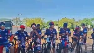 Devotos peregrinan en bici desde Buenos Aires hasta Caacupé para llegar junto a la Virgen