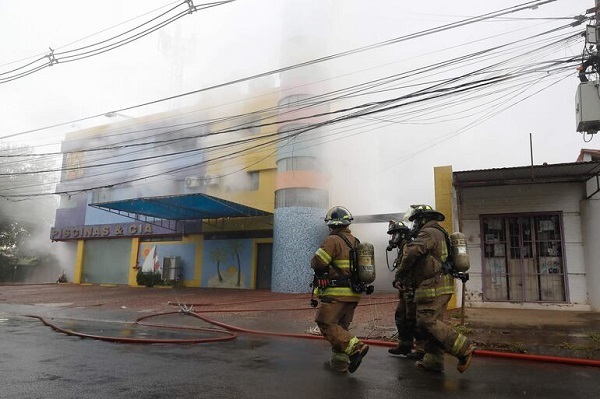Fiscala analiza explosión en Capiatá e incendio en Asunción