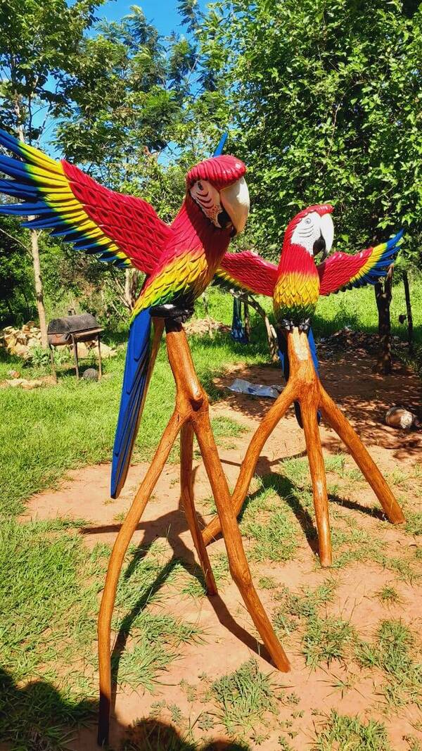 El escultor que da vida a cada trozo de madera con su arte