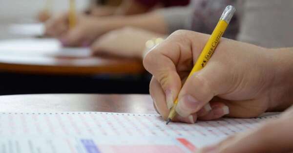 La Nación / Postulantes rinden el último examen para el Banco de Datos de Docentes