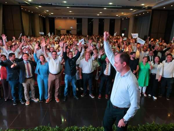 En Encarnación, opositores unidos lanzan a Pereira para la intendencia 2026 - Política - ABC Color