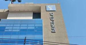 La Nación / Se suspendió la fusión entre el banco Atlas y banco Familiar