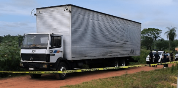 Falsos Policías Asaltan Camión con Calzados en Ruta