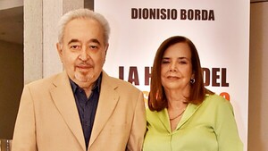 Brindis por nuevo libro La hora del desarrollo, de Dionisio Borda