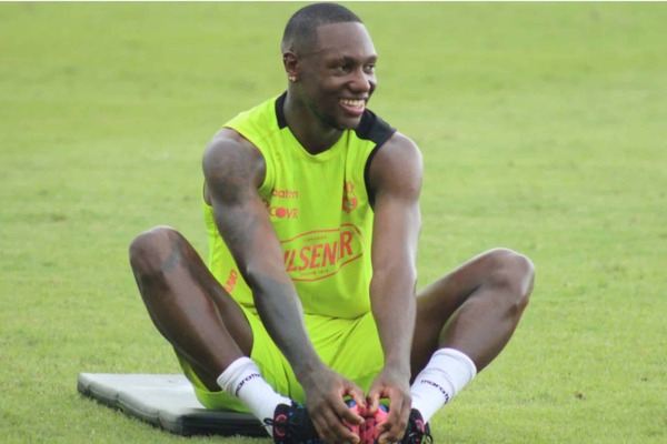 Lateral Ecuatoriano Aníbal Chalá Podría Reforzar Olimpia